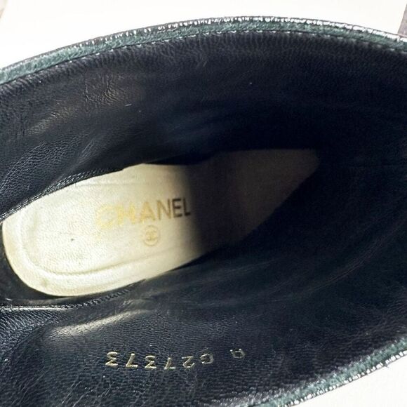 CHANEL Pearl Heel Black Ankle Boots Size 38 Booties CC Logo Metallic Leather - Picture 10 of 12